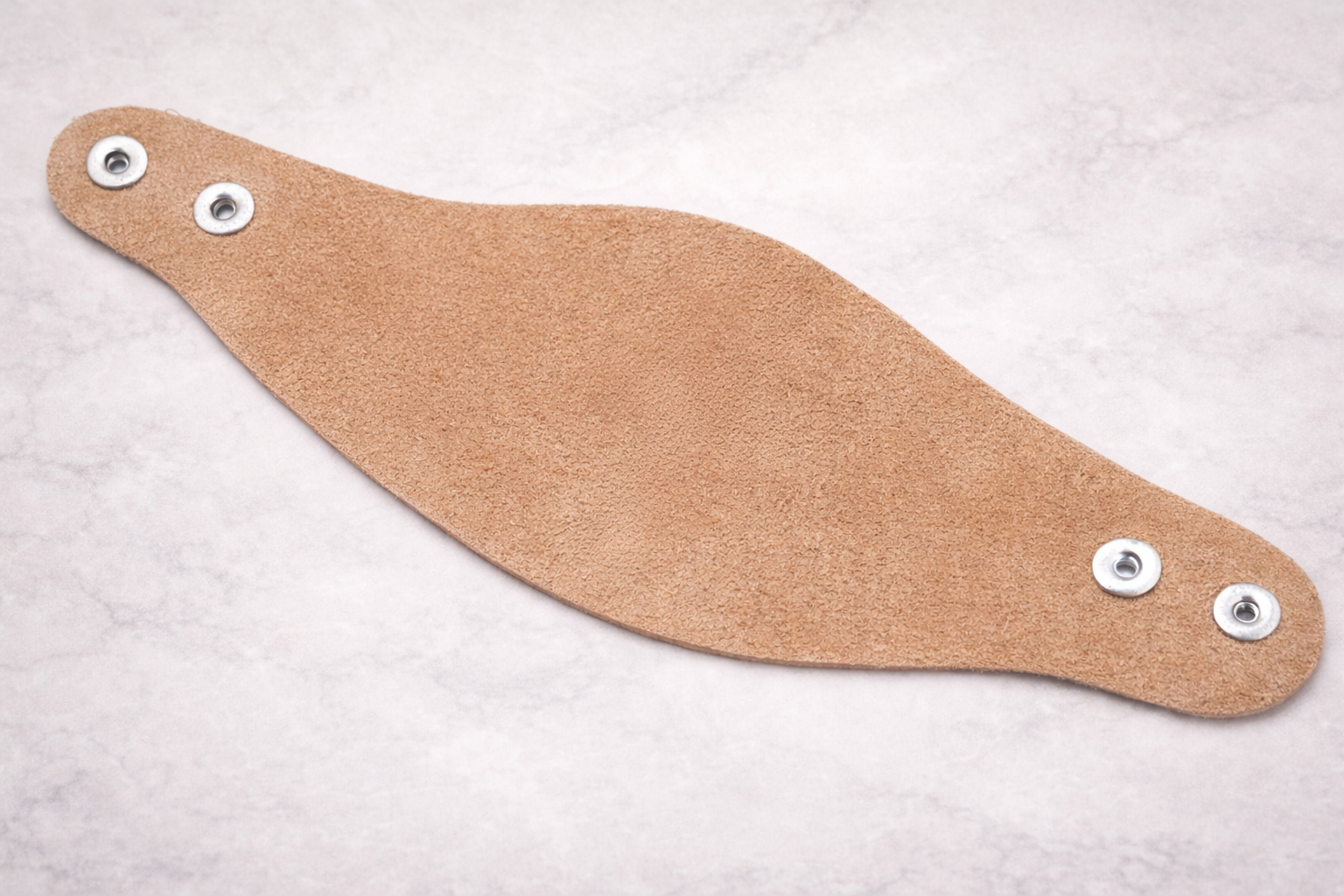 Manchette Ankh Cuir ébène gris foncé