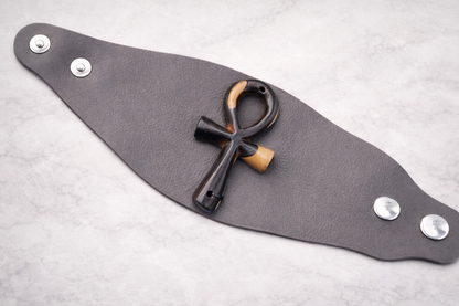 Manchette Ankh Cuir ébène gris foncé